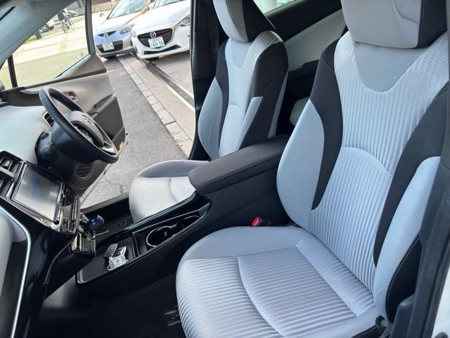 プリウス Ａ　禁煙車　９インチナビ　フルセグＴＶ　ｂｌｕｅｔｏｏｔｈ　バックカメラ　ＥＴＣ　パワーシート　シートヒーター　ヘッドアップディスプレイ　パーキングアシスト　クリアランスソナー　クルーズコントロール（22枚目）