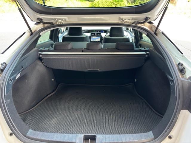 プリウス Ａ　禁煙車　９インチナビ　フルセグＴＶ　ｂｌｕｅｔｏｏｔｈ　バックカメラ　ＥＴＣ　パワーシート　シートヒーター　ヘッドアップディスプレイ　パーキングアシスト　クリアランスソナー　クルーズコントロール（32枚目）