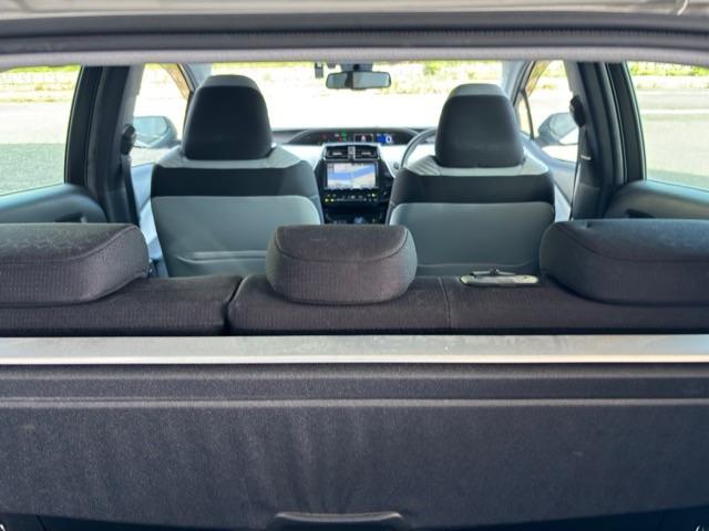 プリウス Ａ　禁煙車　９インチナビ　フルセグＴＶ　ｂｌｕｅｔｏｏｔｈ　バックカメラ　ＥＴＣ　パワーシート　シートヒーター　ヘッドアップディスプレイ　パーキングアシスト　クリアランスソナー　クルーズコントロール（33枚目）