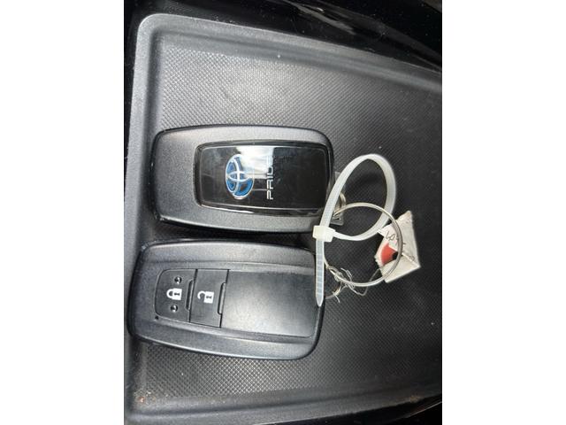プリウス Ａ　禁煙車　９インチナビ　フルセグＴＶ　ｂｌｕｅｔｏｏｔｈ　バックカメラ　ＥＴＣ　パワーシート　シートヒーター　ヘッドアップディスプレイ　パーキングアシスト　クリアランスソナー　クルーズコントロール（52枚目）