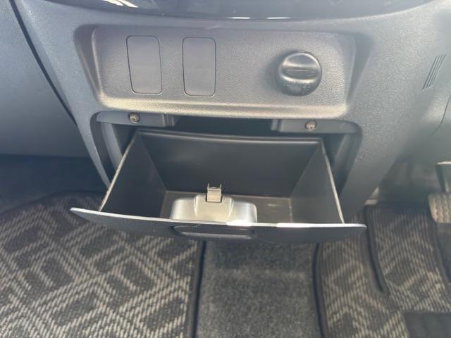 タント カスタムＸスペシャル　禁煙車　ナビ　ワンセグＴＶ　純正アルミ　片側電動スライドドア　ＨＩＤヘッドライト　アイドリングストップ（12枚目）