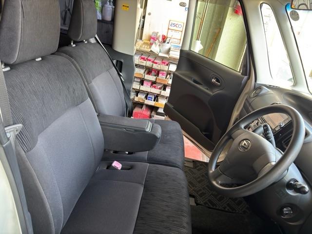 タント カスタムＸスペシャル　禁煙車　ナビ　ワンセグＴＶ　純正アルミ　片側電動スライドドア　ＨＩＤヘッドライト　アイドリングストップ（21枚目）