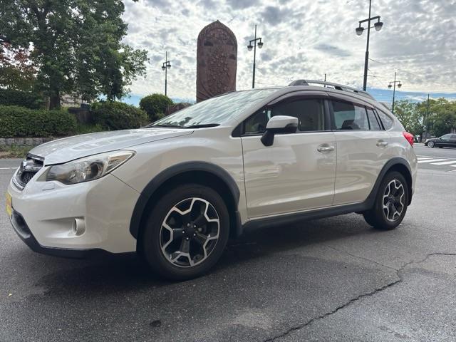 ＸＶ ２．０ｉ－Ｌ　アイサイト　禁煙車　革シート　純正ナビ　フルセグＴＶ　ＤＶＤ再生　ｂｌｕｅｔｏｏｔｈ　ＥＴＣ　バックカメラ　シートヒーター　パワーシート　ＨＩＤヘッドライト　クルーズコントロール　スバルアイサイト　ＳＩドライブ（5枚目）