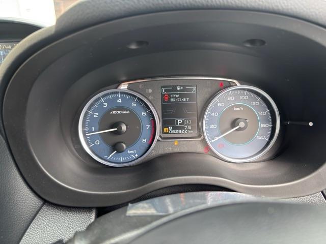 ＸＶ ２．０ｉ－Ｌ　アイサイト　禁煙車　革シート　純正ナビ　フルセグＴＶ　ＤＶＤ再生　ｂｌｕｅｔｏｏｔｈ　ＥＴＣ　バックカメラ　シートヒーター　パワーシート　ＨＩＤヘッドライト　クルーズコントロール　スバルアイサイト　ＳＩドライブ（13枚目）