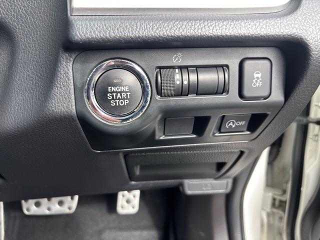 ＸＶ ２．０ｉ－Ｌ　アイサイト　禁煙車　革シート　純正ナビ　フルセグＴＶ　ＤＶＤ再生　ｂｌｕｅｔｏｏｔｈ　ＥＴＣ　バックカメラ　シートヒーター　パワーシート　ＨＩＤヘッドライト　クルーズコントロール　スバルアイサイト　ＳＩドライブ（14枚目）