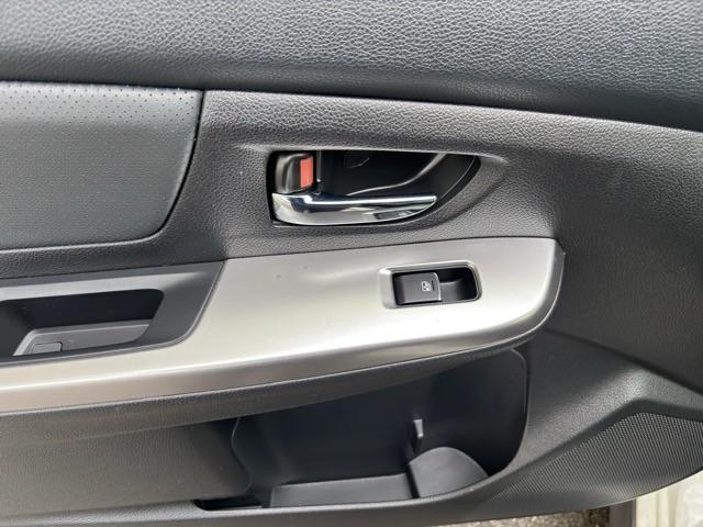 ＸＶ ２．０ｉ－Ｌ　アイサイト　禁煙車　革シート　純正ナビ　フルセグＴＶ　ＤＶＤ再生　ｂｌｕｅｔｏｏｔｈ　ＥＴＣ　バックカメラ　シートヒーター　パワーシート　ＨＩＤヘッドライト　クルーズコントロール　スバルアイサイト　ＳＩドライブ（42枚目）