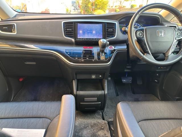 オデッセイハイブリッド ハイブリッドアブソルート・ホンダセンシング 禁煙車 純正8インチナビ バックカメラ フリップダウンモニター ETC ドライブレコーダー クルーズコントロール LEDヘッドライト 両側パワースライドドア(9枚目)