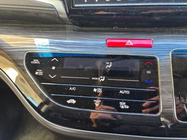 オデッセイハイブリッド ハイブリッドアブソルート・ホンダセンシング 禁煙車 純正8インチナビ バックカメラ フリップダウンモニター ETC ドライブレコーダー クルーズコントロール LEDヘッドライト 両側パワースライドドア(12枚目)