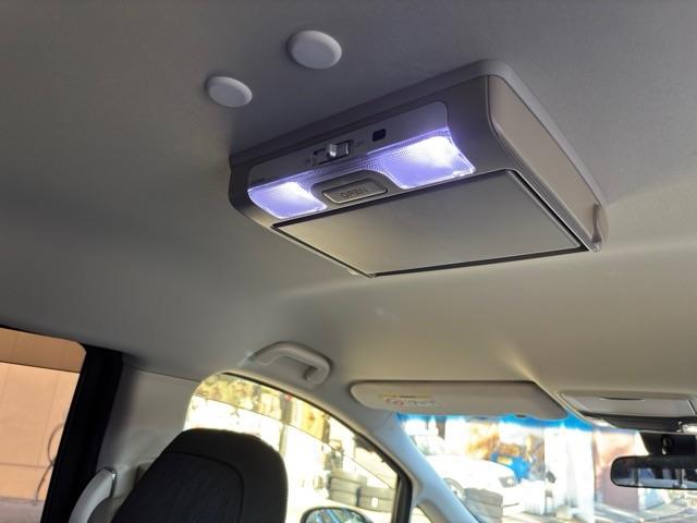 オデッセイハイブリッド ハイブリッドアブソルート・ホンダセンシング 禁煙車 純正8インチナビ バックカメラ フリップダウンモニター ETC ドライブレコーダー クルーズコントロール LEDヘッドライト 両側パワースライドドア(31枚目)