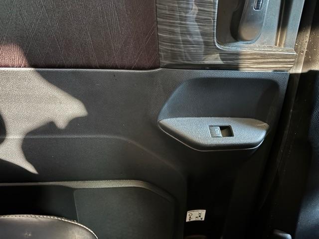 オデッセイハイブリッド ハイブリッドアブソルート・ホンダセンシング 禁煙車 純正8インチナビ バックカメラ フリップダウンモニター ETC ドライブレコーダー クルーズコントロール LEDヘッドライト 両側パワースライドドア(39枚目)