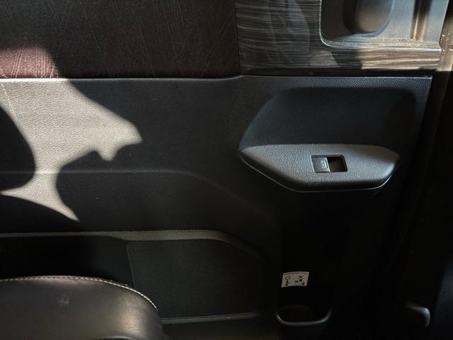 オデッセイハイブリッド ハイブリッドアブソルート・ホンダセンシング 禁煙車 純正8インチナビ バックカメラ フリップダウンモニター ETC ドライブレコーダー クルーズコントロール LEDヘッドライト 両側パワースライドドア(40枚目)