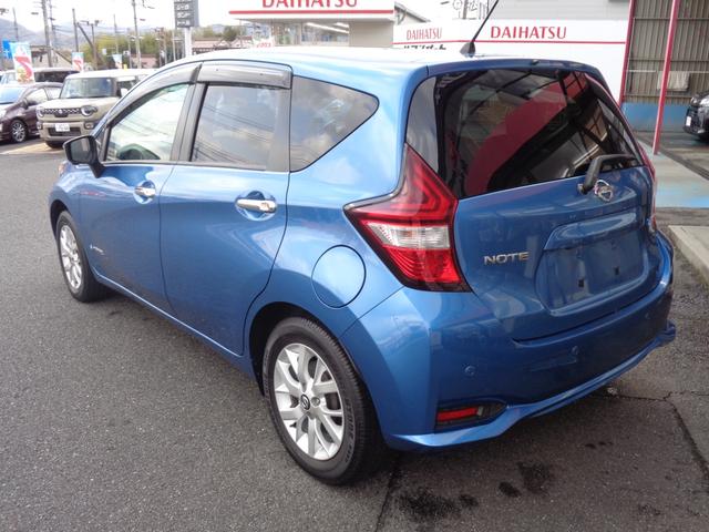 ノート ｅ－パワー　Ｘ　社外ナビ　ＴＶ　ＥＴＣ　アラウンドビューモニター　エマージェンシーブレーキ　インテリジェントルームミラー（8枚目）