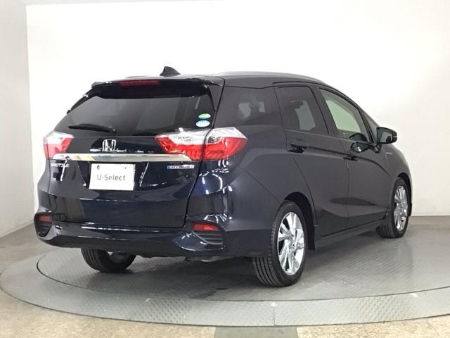 シャトル ハイブリッドＺホンダセンシング　ＬＥＤ・フルセグ・メモリナビ・バックカメラ・純正ＡＷ・シートヒーター・ＥＴＣ　衝突軽減　カーテンエアバック　ＬＥＤライト　前席シートヒーター　イモビ　Ｂカメラ　クルコン　ＵＳＢ接続　ＤＶＤ　ナビＴＶ（4枚目）
