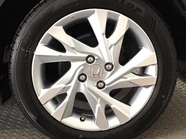 シャトル ハイブリッドＺホンダセンシング　ＬＥＤ・フルセグ・メモリナビ・バックカメラ・純正ＡＷ・シートヒーター・ＥＴＣ　衝突軽減　カーテンエアバック　ＬＥＤライト　前席シートヒーター　イモビ　Ｂカメラ　クルコン　ＵＳＢ接続　ＤＶＤ　ナビＴＶ（12枚目）