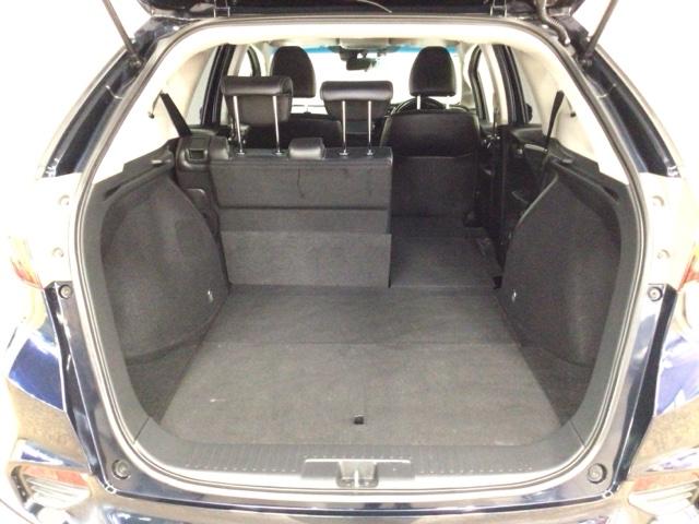 シャトル ハイブリッドＺホンダセンシング　ＬＥＤ・フルセグ・メモリナビ・バックカメラ・純正ＡＷ・シートヒーター・ＥＴＣ　衝突軽減　カーテンエアバック　ＬＥＤライト　前席シートヒーター　イモビ　Ｂカメラ　クルコン　ＵＳＢ接続　ＤＶＤ　ナビＴＶ（13枚目）