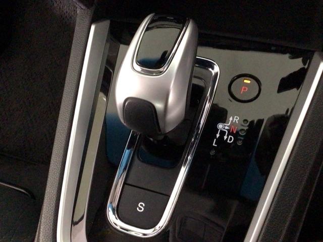 シャトル ハイブリッドＺホンダセンシング　ＬＥＤ・フルセグ・メモリナビ・バックカメラ・純正ＡＷ・シートヒーター・ＥＴＣ　衝突軽減　カーテンエアバック　ＬＥＤライト　前席シートヒーター　イモビ　Ｂカメラ　クルコン　ＵＳＢ接続　ＤＶＤ　ナビＴＶ（35枚目）