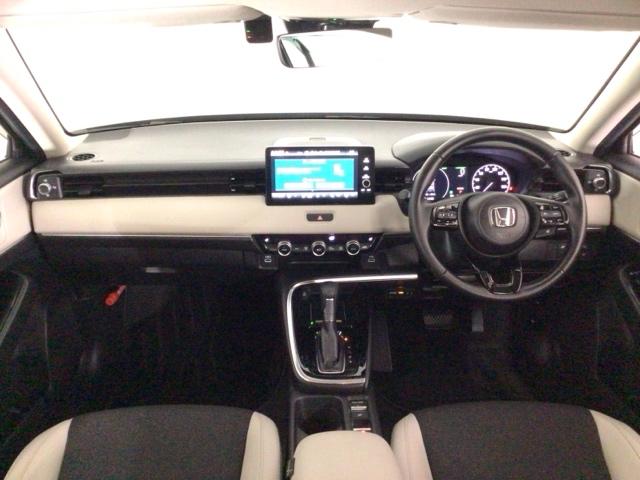 ヴェゼル ｅ：ＨＥＶＺ　ＬＥＤ・ホンダＣＯＮＮＥＣＴ・メモリナビ・バックカメラ・純正ＡＷ・ＥＴＣ　衝突回避支援ブレーキ機能　スマキ　Ｐトランク　フルオートエアコン　エアバッグ　両席エアバック　Ｒカメ　パワーウィンドウ　ソナー（4枚目）