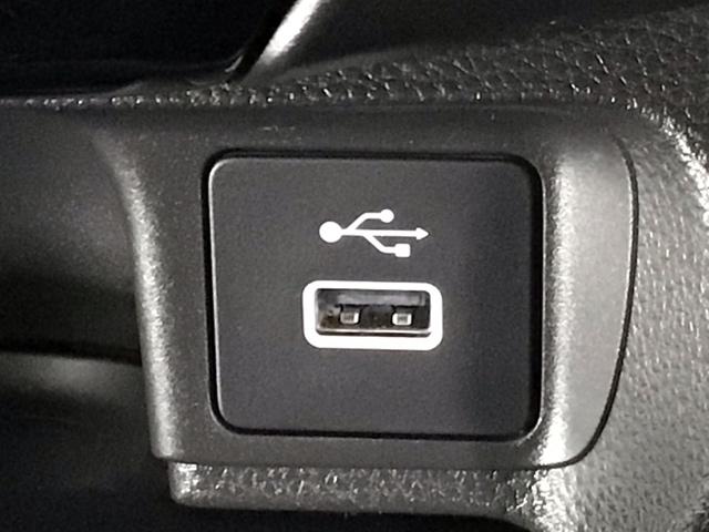 ヴェゼル ｅ：ＨＥＶＺ　ＬＥＤ・ホンダＣＯＮＮＥＣＴ・メモリナビ・バックカメラ・純正ＡＷ・ＥＴＣ　衝突回避支援ブレーキ機能　スマキ　Ｐトランク　フルオートエアコン　エアバッグ　両席エアバック　Ｒカメ　パワーウィンドウ　ソナー（20枚目）