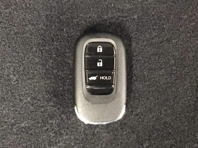 ヴェゼル ｅ：ＨＥＶＺ　ＬＥＤ・ホンダＣＯＮＮＥＣＴ・メモリナビ・バックカメラ・純正ＡＷ・ＥＴＣ　衝突回避支援ブレーキ機能　スマキ　Ｐトランク　フルオートエアコン　エアバッグ　両席エアバック　Ｒカメ　パワーウィンドウ　ソナー（30枚目）