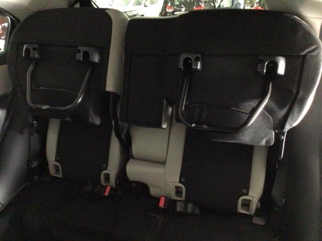 ヴェゼル ｅ：ＨＥＶＺ　ＬＥＤ・ホンダＣＯＮＮＥＣＴ・メモリナビ・バックカメラ・純正ＡＷ・ＥＴＣ　衝突回避支援ブレーキ機能　スマキ　Ｐトランク　フルオートエアコン　エアバッグ　両席エアバック　Ｒカメ　パワーウィンドウ　ソナー（37枚目）