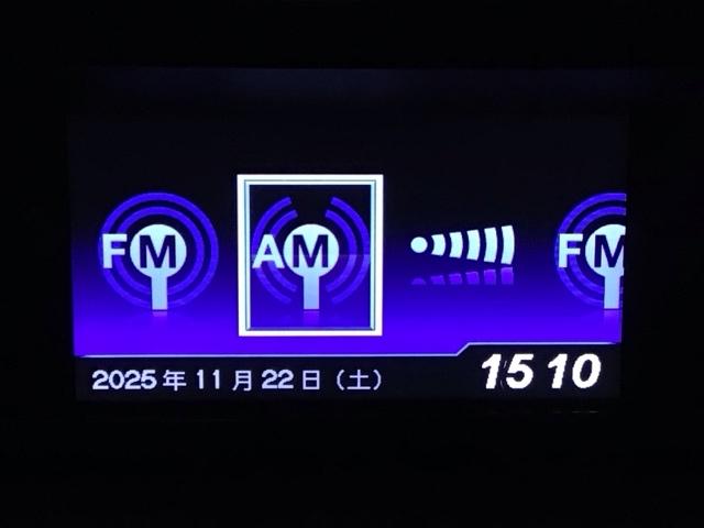 Ｎ－ＯＮＥ プレミアム・Ｌパッケージ　ＨＩＤ・ディスプレイオーディオ・バックカメラ・純正ＡＷ・ＵＳＢポート・ＥＴＣ　ＥＣＯＮモード　両席エアバック　フルオートエアコン　スマートキ－　エアバック　キーレス　パワーウインド　横滑防止装置（5枚目）