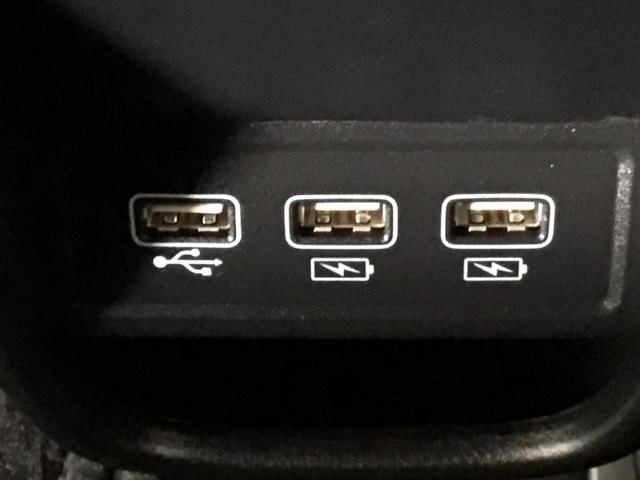 Ｎ－ＯＮＥ プレミアムツアラー　ＬＥＤ・フルセグ・メモリナビ・バックカメラ・シートヒーター・ＵＳＢポート・ＥＴＣ　Ｐセンサー　ターボエンジン　カーテンエアバック　ＬＥＤランプ　ＵＳＢ接続　クルコン　前席シートヒーター　イモビ　ＤＶＤ（21枚目）