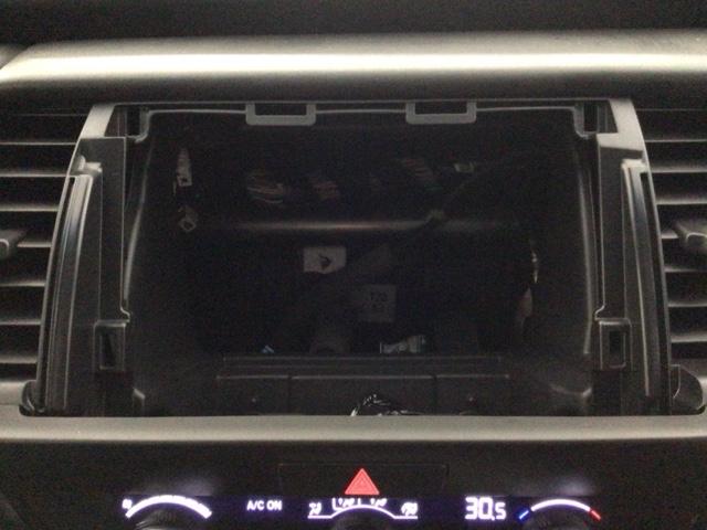 フィット ｅ：ＨＥＶホーム　ＬＥＤヘッドライト・ホンダＣＯＮＮＥＣＴ・衝突軽減ブレーキ・オーディオレス　前後誤発進抑制機能　クリソナ　助手席エアバッグ　運転席エアバッグ　ＬＥＤライト　ＡＢＳ　サイドエアバッグ　スマートキー（5枚目）