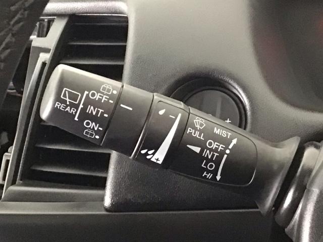 フィット ｅ：ＨＥＶホーム　ＬＥＤヘッドライト・ホンダＣＯＮＮＥＣＴ・衝突軽減ブレーキ・オーディオレス　前後誤発進抑制機能　クリソナ　助手席エアバッグ　運転席エアバッグ　ＬＥＤライト　ＡＢＳ　サイドエアバッグ　スマートキー（14枚目）