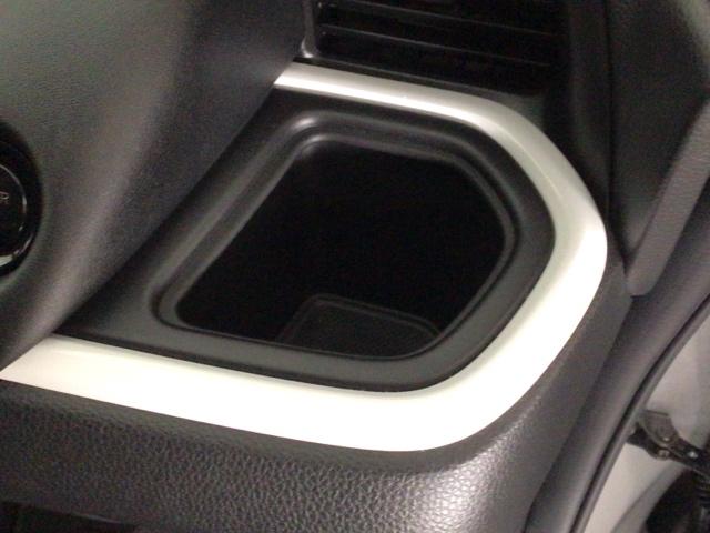 フィット ｅ：ＨＥＶホーム　ＬＥＤヘッドライト・ホンダＣＯＮＮＥＣＴ・衝突軽減ブレーキ・オーディオレス　前後誤発進抑制機能　クリソナ　助手席エアバッグ　運転席エアバッグ　ＬＥＤライト　ＡＢＳ　サイドエアバッグ　スマートキー（16枚目）