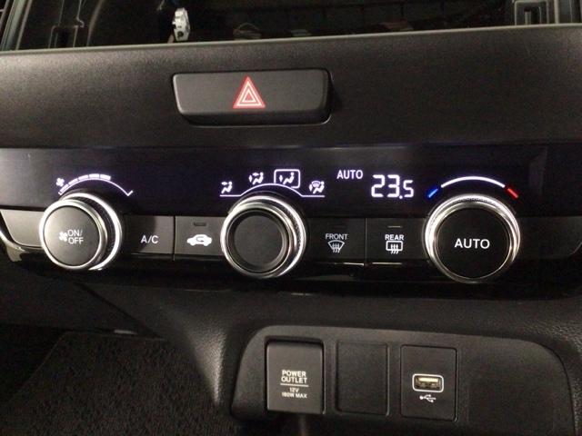 フィット ｅ：ＨＥＶホーム　ＬＥＤヘッドライト・ホンダＣＯＮＮＥＣＴ・衝突軽減ブレーキ・オーディオレス　前後誤発進抑制機能　クリソナ　助手席エアバッグ　運転席エアバッグ　ＬＥＤライト　ＡＢＳ　サイドエアバッグ　スマートキー（18枚目）