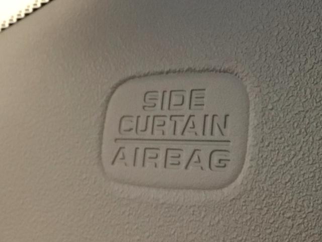 フィット ｅ：ＨＥＶホーム　ＬＥＤヘッドライト・ホンダＣＯＮＮＥＣＴ・衝突軽減ブレーキ・オーディオレス　前後誤発進抑制機能　クリソナ　助手席エアバッグ　運転席エアバッグ　ＬＥＤライト　ＡＢＳ　サイドエアバッグ　スマートキー（23枚目）