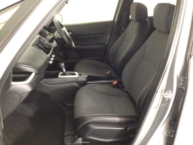 フィット ｅ：ＨＥＶホーム　ＬＥＤヘッドライト・ホンダＣＯＮＮＥＣＴ・衝突軽減ブレーキ・オーディオレス　前後誤発進抑制機能　クリソナ　助手席エアバッグ　運転席エアバッグ　ＬＥＤライト　ＡＢＳ　サイドエアバッグ　スマートキー（30枚目）