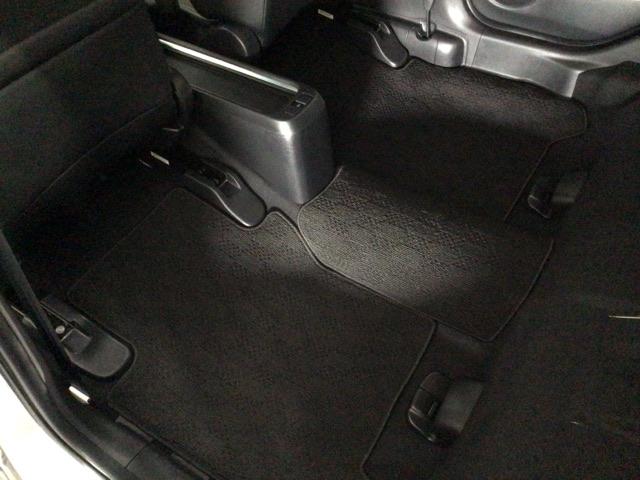 フィット ｅ：ＨＥＶホーム　ＬＥＤヘッドライト・ホンダＣＯＮＮＥＣＴ・衝突軽減ブレーキ・オーディオレス　前後誤発進抑制機能　クリソナ　助手席エアバッグ　運転席エアバッグ　ＬＥＤライト　ＡＢＳ　サイドエアバッグ　スマートキー（34枚目）