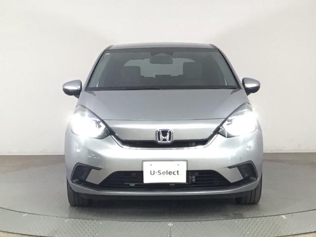 フィット ｅ：ＨＥＶホーム　ＬＥＤヘッドライト・ホンダＣＯＮＮＥＣＴ・衝突軽減ブレーキ・オーディオレス　前後誤発進抑制機能　クリソナ　助手席エアバッグ　運転席エアバッグ　ＬＥＤライト　ＡＢＳ　サイドエアバッグ　スマートキー（40枚目）