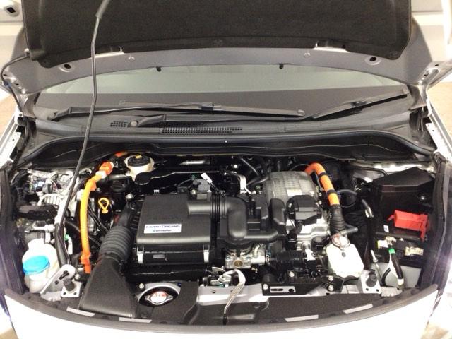 フィット ｅ：ＨＥＶホーム　ＬＥＤヘッドライト・ホンダＣＯＮＮＥＣＴ・衝突軽減ブレーキ・オーディオレス　前後誤発進抑制機能　クリソナ　助手席エアバッグ　運転席エアバッグ　ＬＥＤライト　ＡＢＳ　サイドエアバッグ　スマートキー（42枚目）