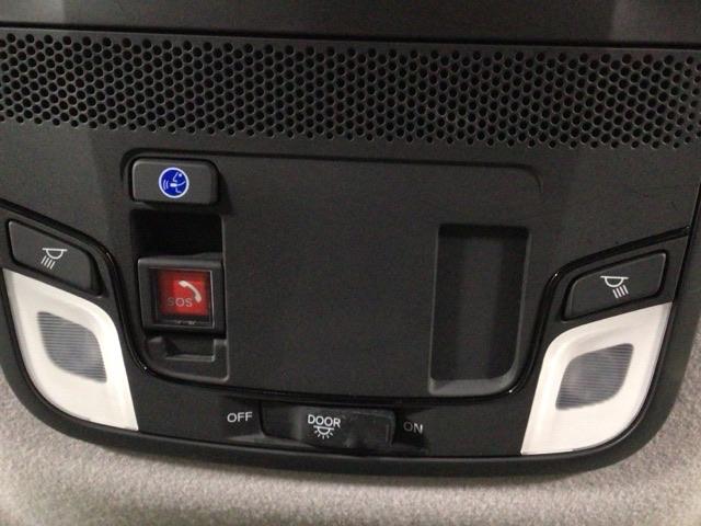 フィット ｅ：ＨＥＶクロスター　ＬＥＤ・フルセグ・メモリナビ・バックカメラ・純正ＡＷ・ホンダＣＯＮＮＥＣＴ　衝突回避システム　フルオートエアコン　前後センサー　ＬＥＤランプ　エアバッグ　サイドエアバック　地デジ　ＶＳＡ　ＥＴＣ（22枚目）