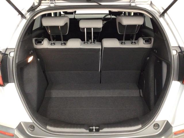 フィット ｅ：ＨＥＶクロスター　ＬＥＤ・フルセグ・メモリナビ・バックカメラ・純正ＡＷ・ホンダＣＯＮＮＥＣＴ　衝突回避システム　フルオートエアコン　前後センサー　ＬＥＤランプ　エアバッグ　サイドエアバック　地デジ　ＶＳＡ　ＥＴＣ（39枚目）