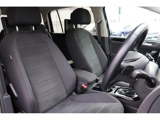 ゴルフトゥーラン ＴＤＩ　ハイライン　純正ナビ・ＬＥＤライト・バックカメラ・クリアランスソナー・ＡＣＣ・ＥＴＣ・スマートキー・シートヒーター・Ｐテールゲート・後席モニター付き（5枚目）