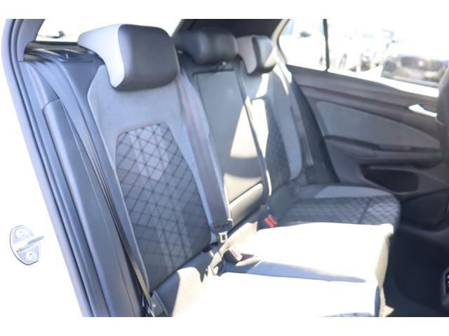 VOLKSWAGEN GOLF TDI R LINE