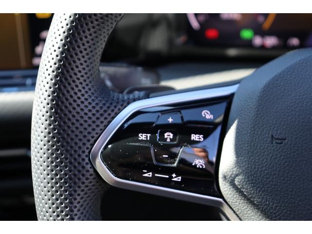 VOLKSWAGEN GOLF TDI R LINE