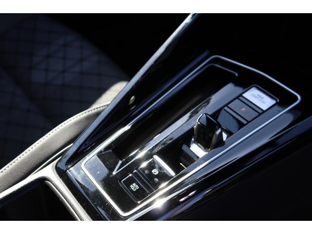 VOLKSWAGEN GOLF TDI R LINE