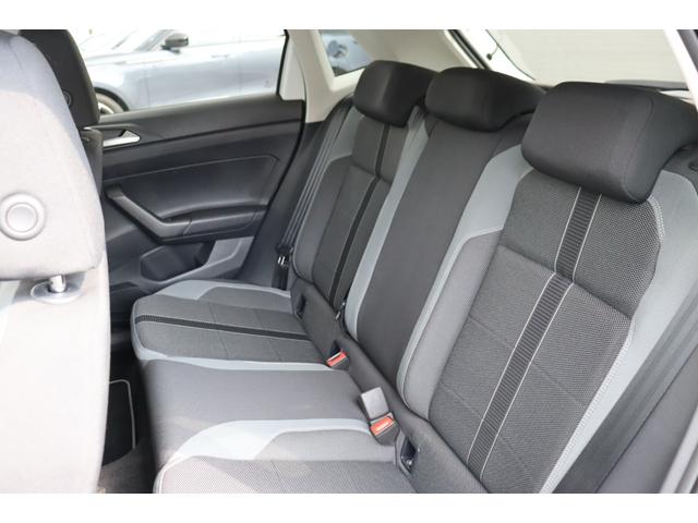 ポロ TSIハイライン 純正ナビ LEDヘッドライト ブラインドスポット レザーステアリング パドルシフト(9枚目)