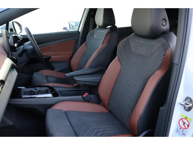 ID.4 プロ LEDマトリックスヘッドライト パワーテールゲート シートマッサージ機能 パノラマガラスルーフ パワーシート(19枚目)