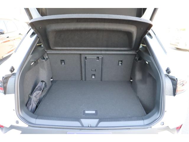 ID.4 プロ LEDマトリックスヘッドライト パワーテールゲート シートマッサージ機能 パノラマガラスルーフ パワーシート(21枚目)