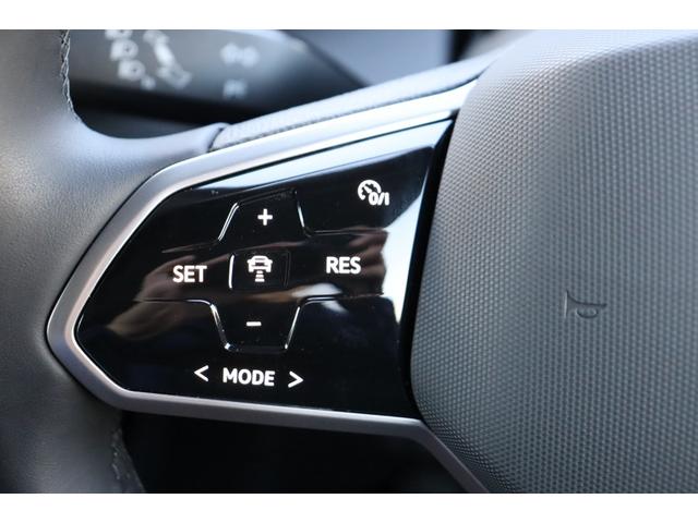 ID.4 プロ LEDマトリックスヘッドライト パワーテールゲート シートマッサージ機能 パノラマガラスルーフ パワーシート(26枚目)