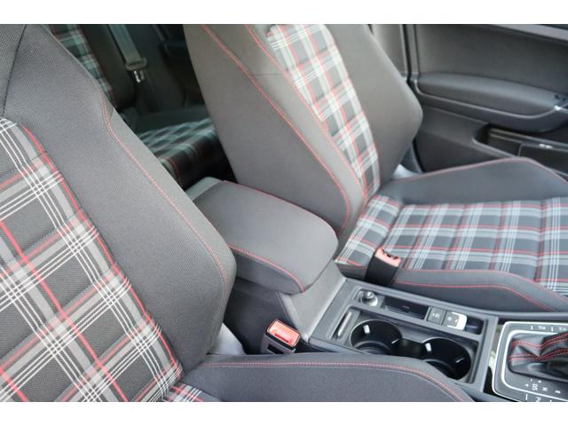 ゴルフGTI ベースグレード 当社顧客様お乗り換車 車検残期間長 純正ナビ テクノロジーパッケージ DCC ACC GTI専用サスペンション 地デジTV受信 パドルシフト デジタルメーター レッドキャリパー(23枚目)