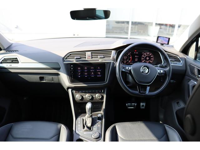 （インパネ周り）スイッチ類の配置はモデルチェンジ後も大きく変えませんのでお乗換えの際、操作にスムースに馴染んで頂けます。１０年飽きないデザインと使い勝手を考えるＶＷならではの発想です。