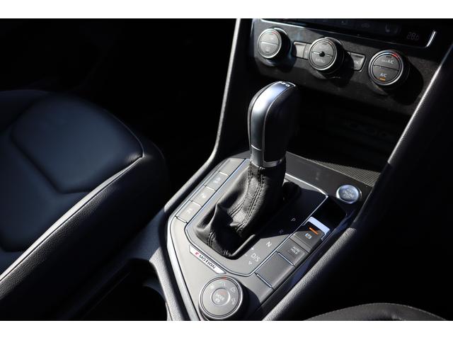 ＤＳＧは２つのクラッチをもち、切れ目のない滑らかな加速を実現するトランスミッションです。ＣＶＴやＡＴに比べてエンジンの力を無駄なく駆動輪に伝達。発進時の加速がよく、優れた燃費性能を実現します