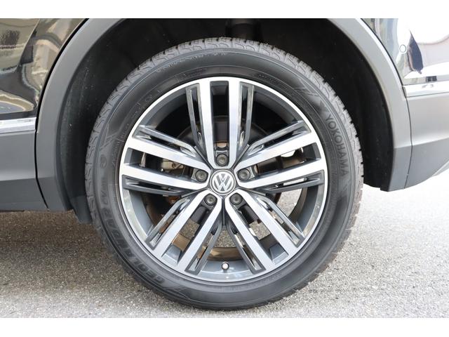 専用アルミホイール）車種グレードごとに設定されており、デザインにすっきりとマッチした印象です。