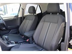 （運転席／助手席）安全装備をオプションで追加するのは日本的発想。フォルクスワーゲン車はサイドエアバッグを全車標準で装備しております 7